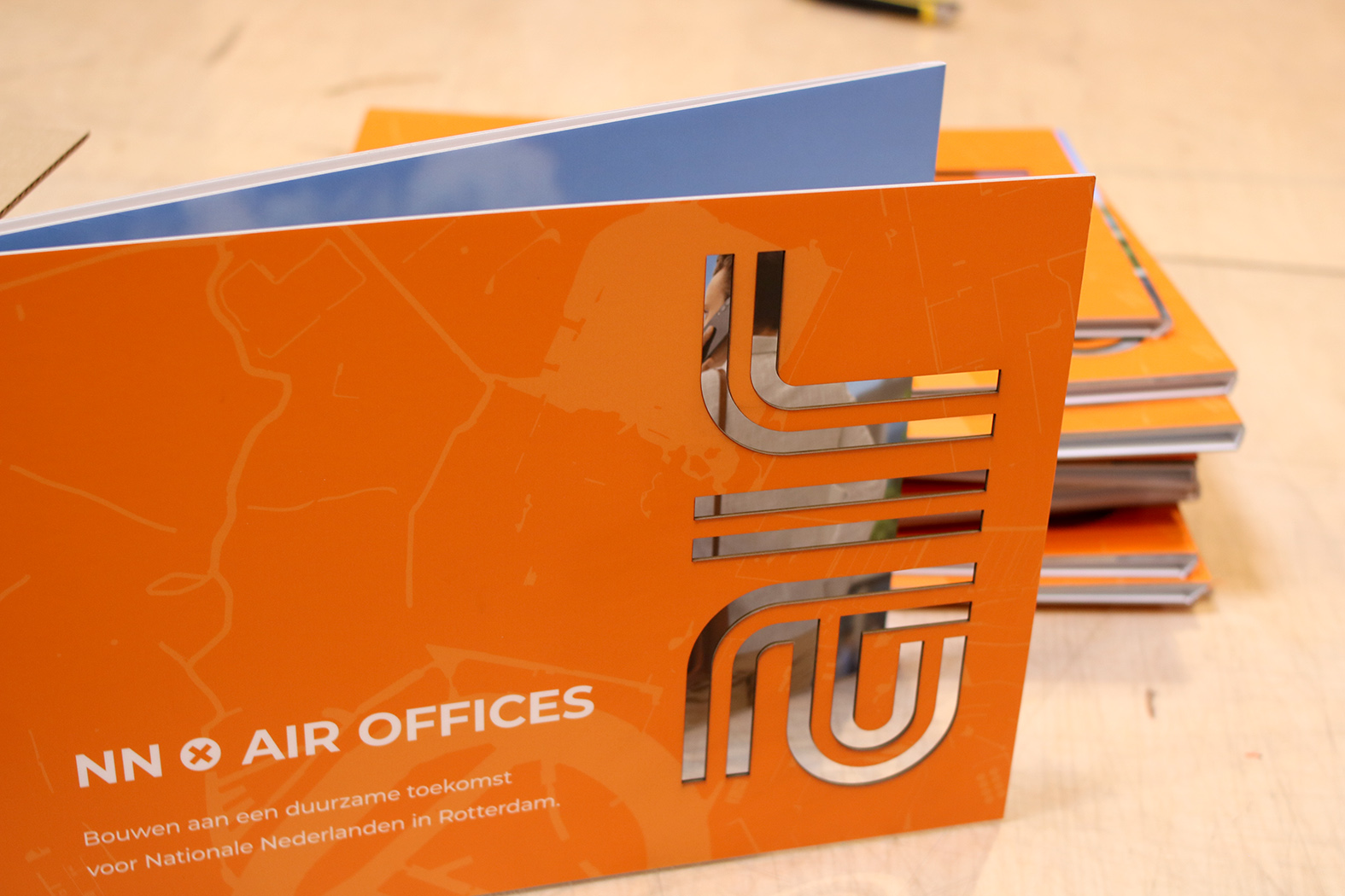 Kaft boek logo lasersnijden