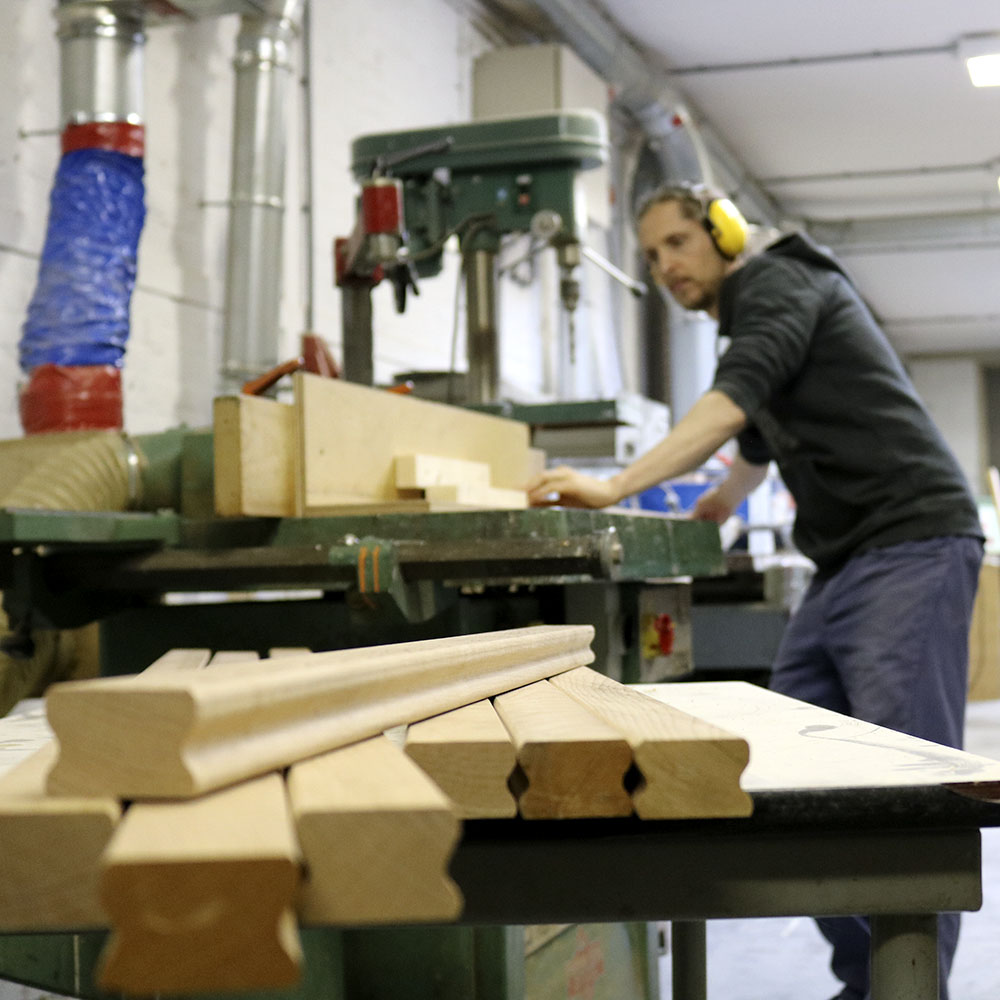 Stempelset voor het onderwijs maken in houtwerkplaats