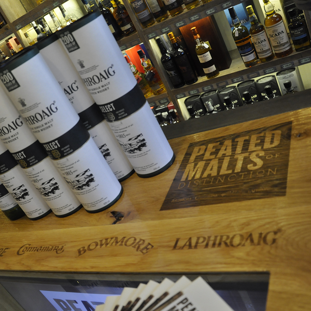 Whiskeymeubel met donkere gravure